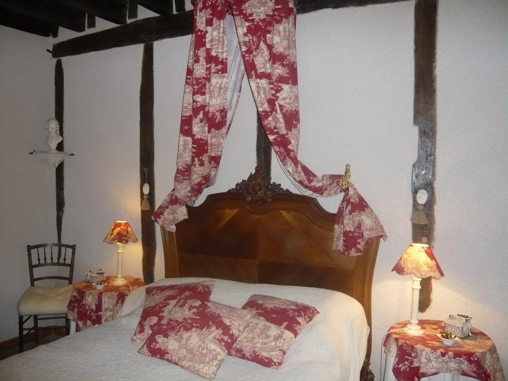 Bed and Breakfast La Petite Ferme Vouzeron Habitación foto